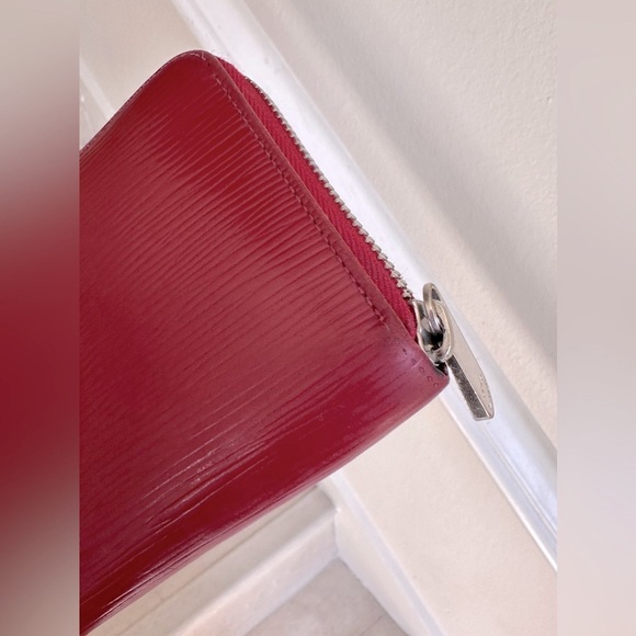 LOUIS VUITTON Red Epi Zippy Wallet - Picture 13 of 16